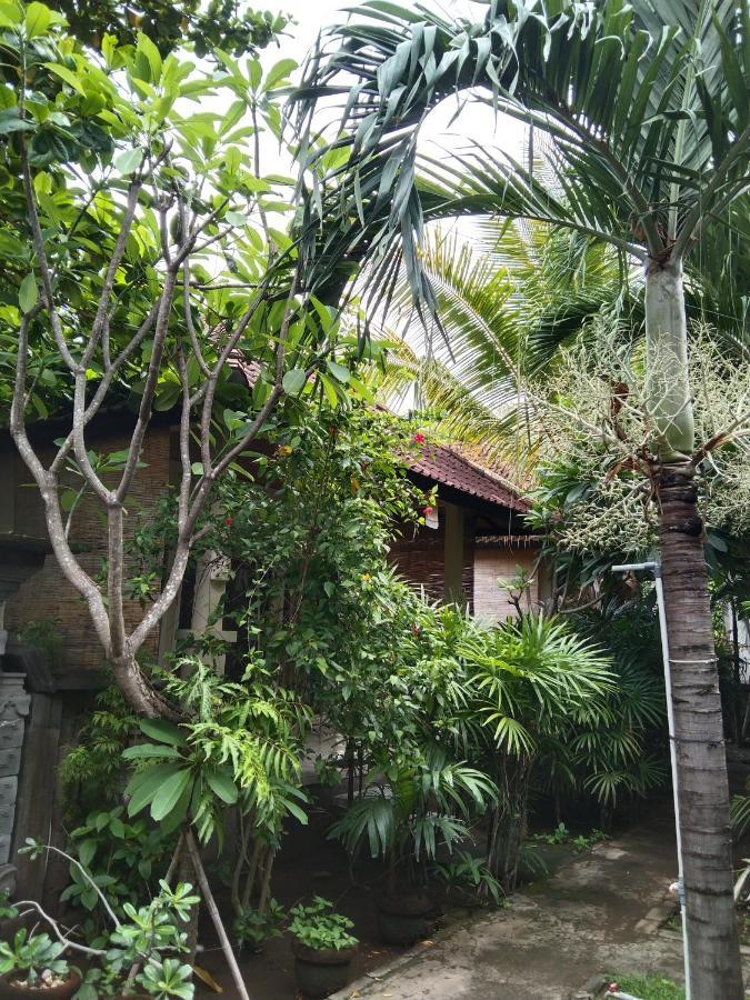 Pondok Aldi Hostel Amed Esterno foto
