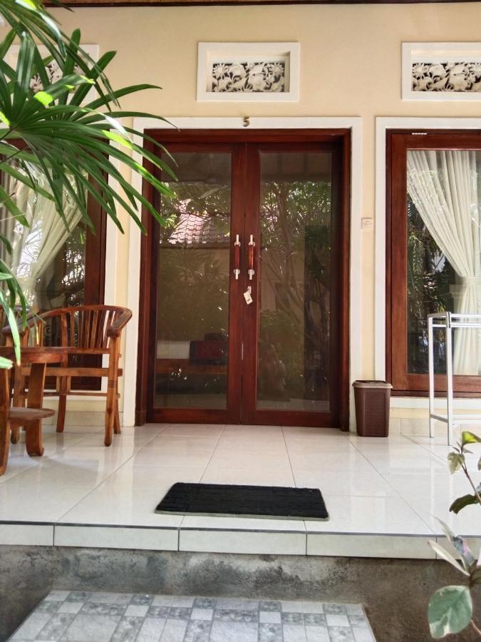 Pondok Aldi Hostel Amed Esterno foto