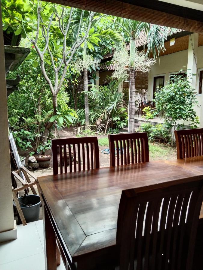 Pondok Aldi Hostel Amed Esterno foto