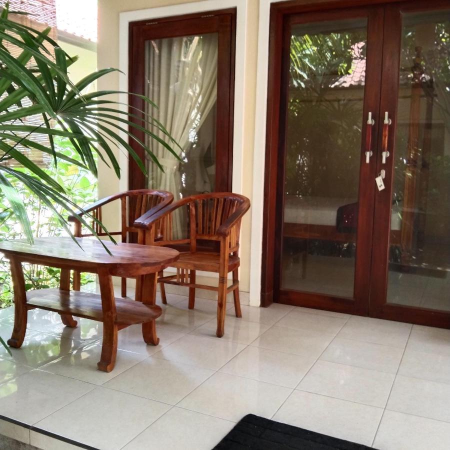 Pondok Aldi Hostel Amed Esterno foto
