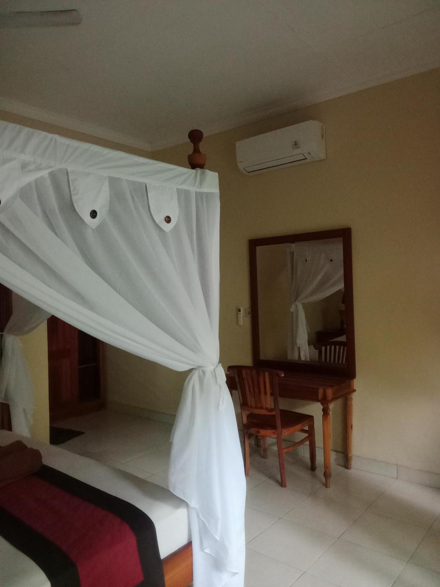 Pondok Aldi Hostel Amed Esterno foto