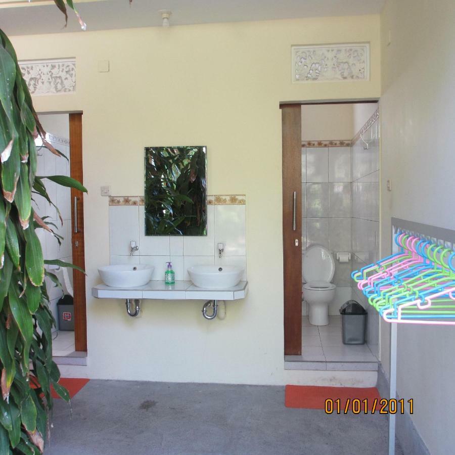 Pondok Aldi Hostel Amed Esterno foto