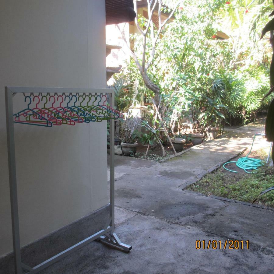 Pondok Aldi Hostel Amed Esterno foto