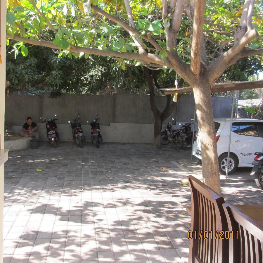 Pondok Aldi Hostel Amed Esterno foto