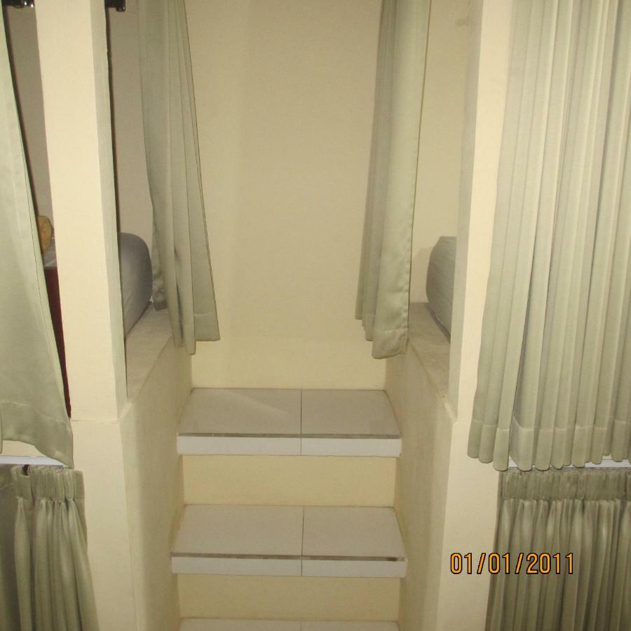 Pondok Aldi Hostel Amed Esterno foto